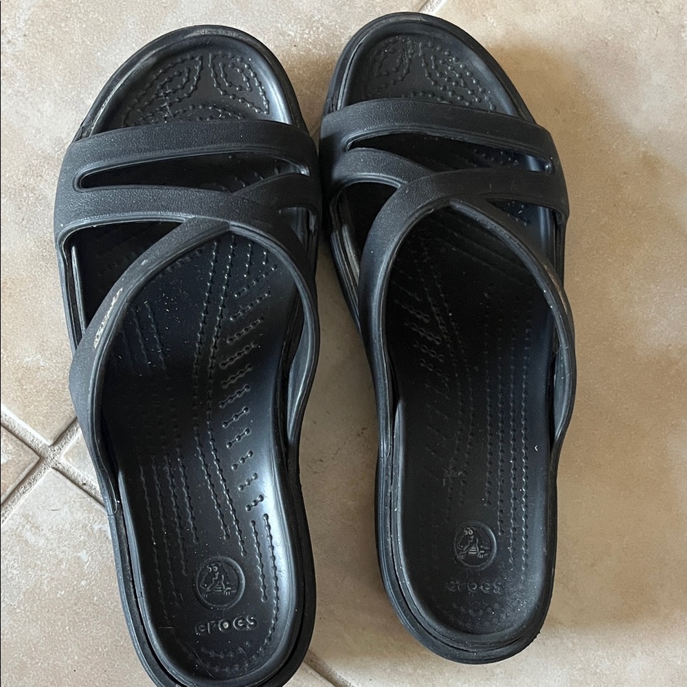 CROCS Women's Classic Black Sandals